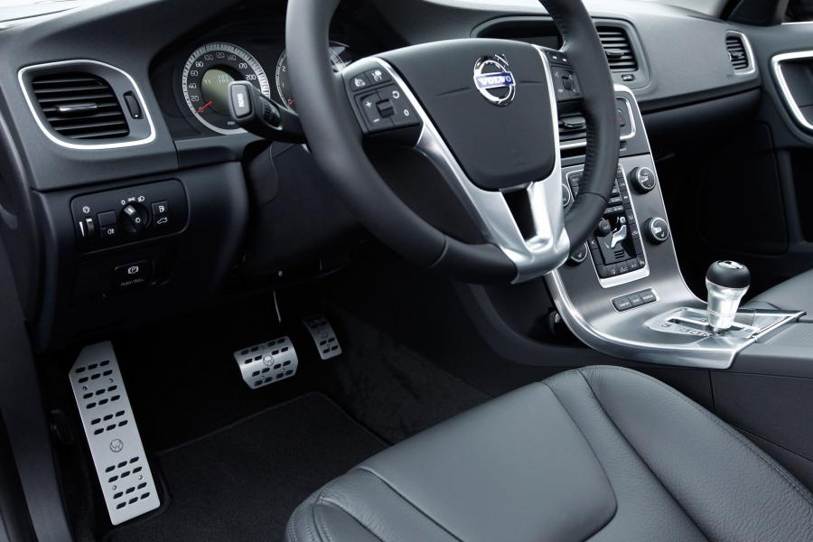  Volvo S60 by Heico Sportiv 2011 года  (фото 3 из 12)